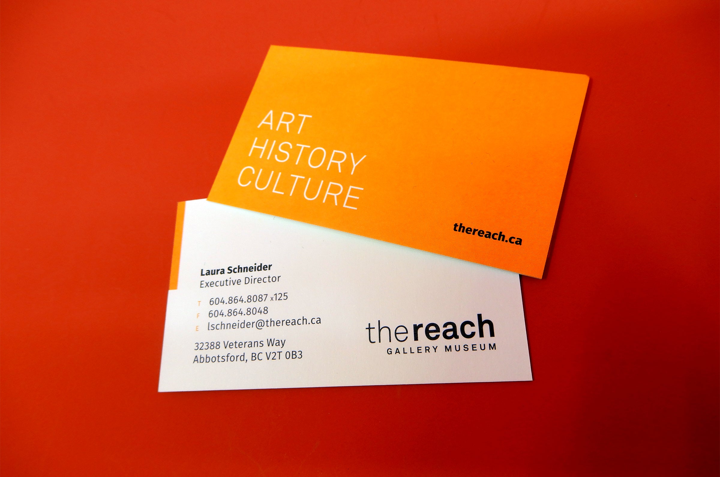 Both sides of business cards for The Reach Gallery Museum on uncoated 32pt card stock | Clubcard Printing USA